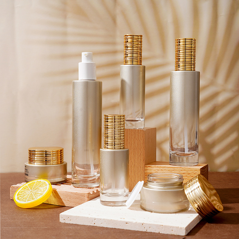 Glass serum bote na may electroplated brushed takip Glass serum bote na may electroplated brushed takip