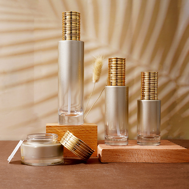 Glass serum bote na may electroplated brushed takip Glass serum bote na may electroplated brushed takip