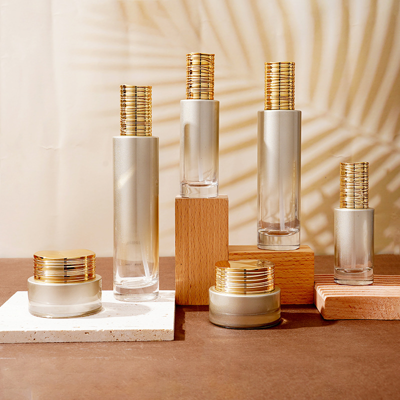 Glass serum bote na may electroplated brushed takip Glass serum bote na may electroplated brushed takip