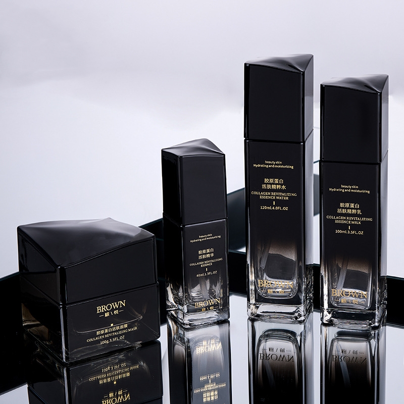 Natatanging square glass cream jar na may nakataas na disenyo ng takip para sa kosmetiko packaging Natatanging square glass cream jar na may nakataas na disenyo ng takip para sa kosmetiko packaging