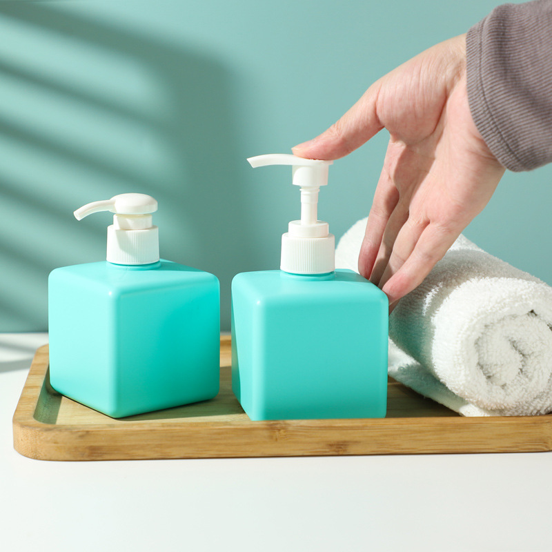 Sikat na recycled pet plastic square skincare shampoo body butter oil bote 150ml 200ml 250ml laki na may pag -print ng screen Sikat na recycled pet plastic square skincare shampoo body butter oil bote 150ml 200ml 250ml laki na may pag -print ng screen